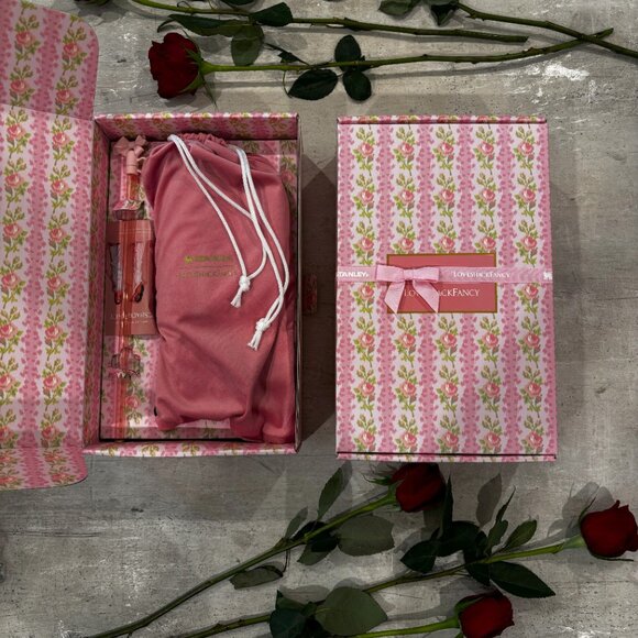 Stanley loveshackfancy 40oz special box - Picture 5 of 8